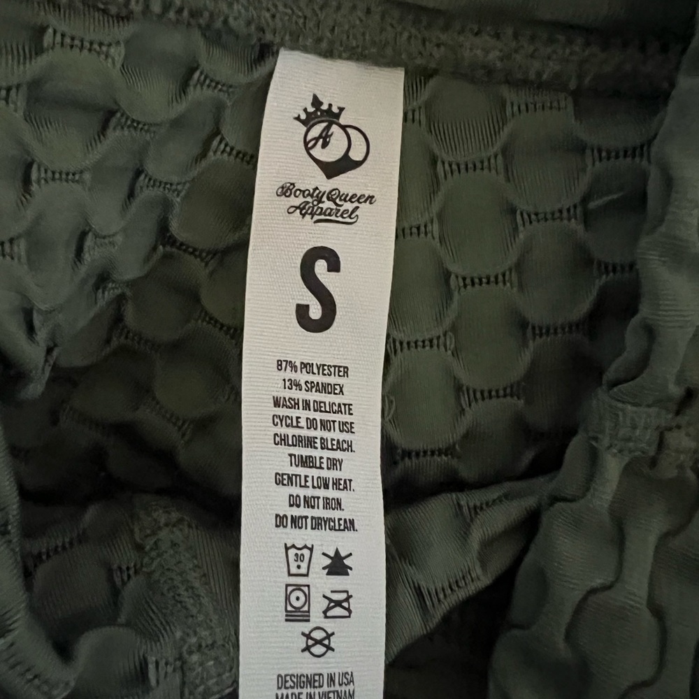Bootyqueen apparel IDEAL legging. Size small. Olive green. - Picture 6 of 6